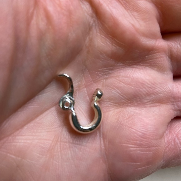 🌹2 Sets of Clip-on Earrings🌹 - Picture 6 of 6